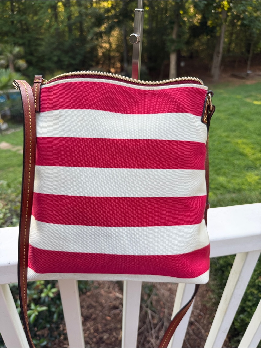25$ LOW Dooney & Bourke Pink and White Striped Crossbody Bag GUC - Picture 7 of 16